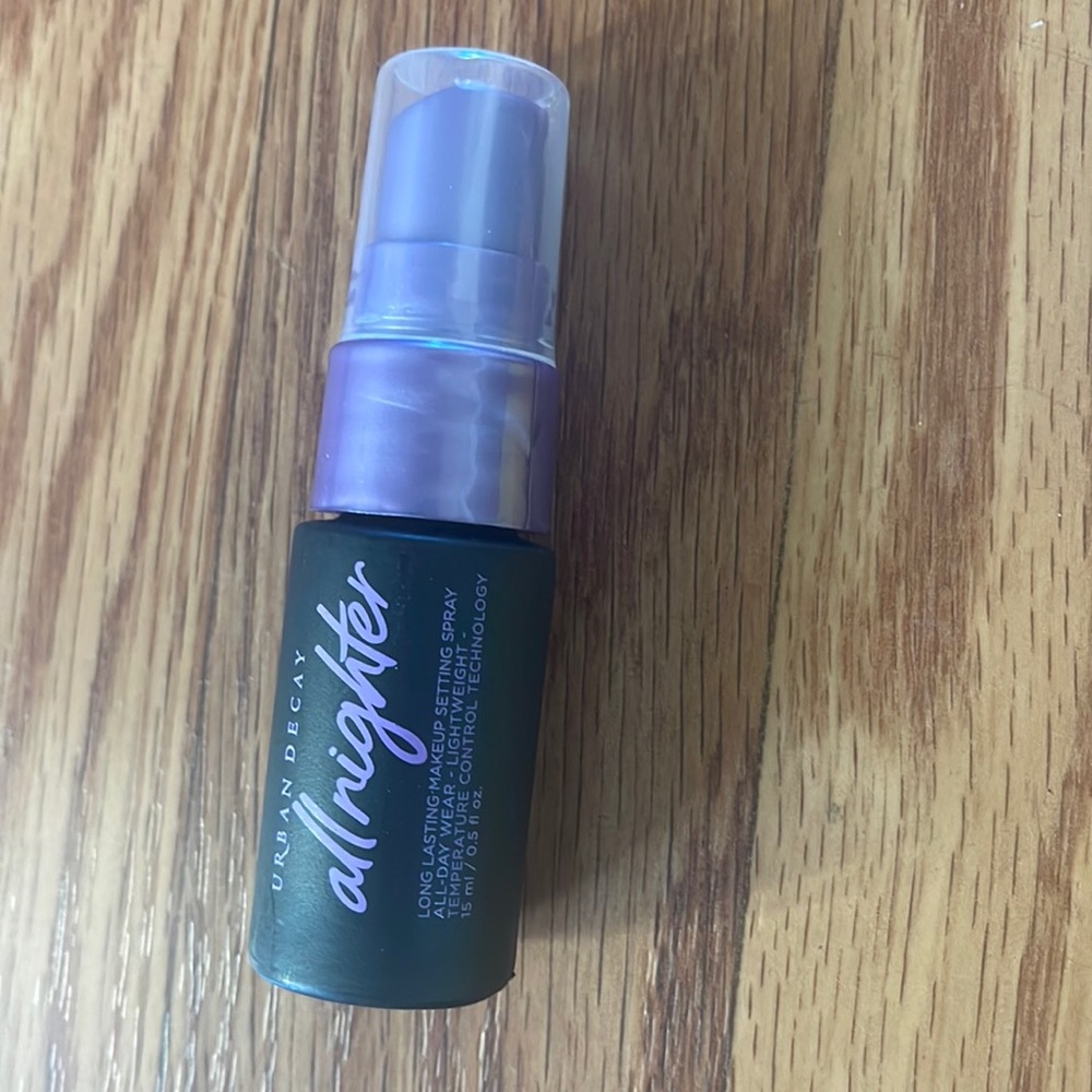 New .5 ounce urban decay all nighter all-nighter setting spray